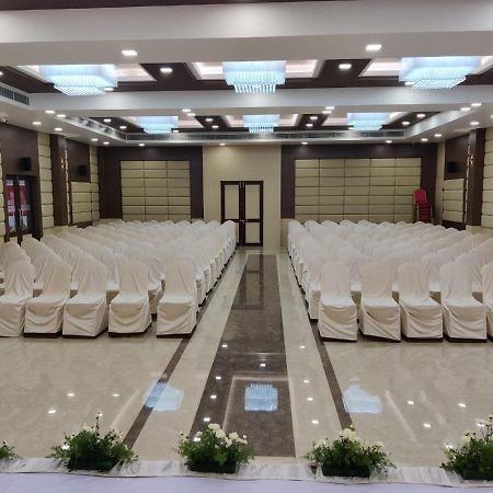 Sri Ram Hotel Tirunelveli Exterior foto