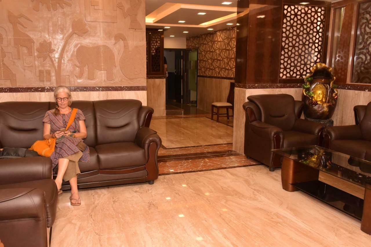Sri Ram Hotel Tirunelveli Exterior foto