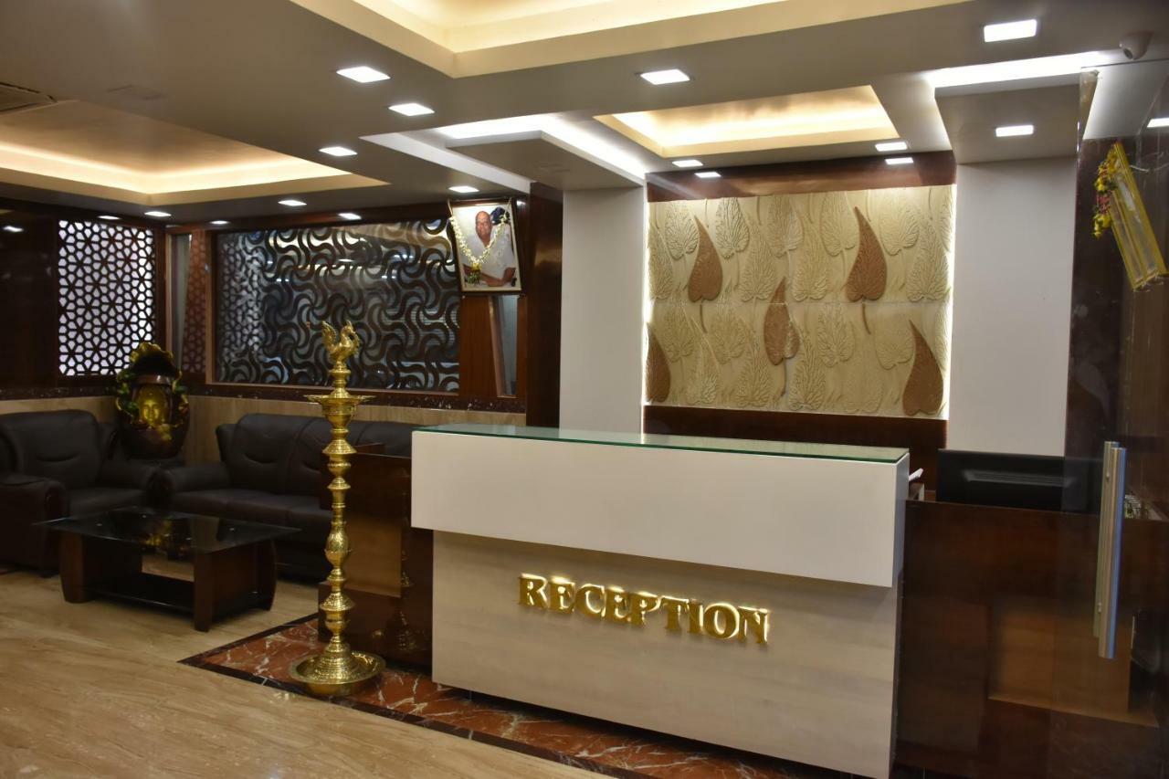 Sri Ram Hotel Tirunelveli Exterior foto